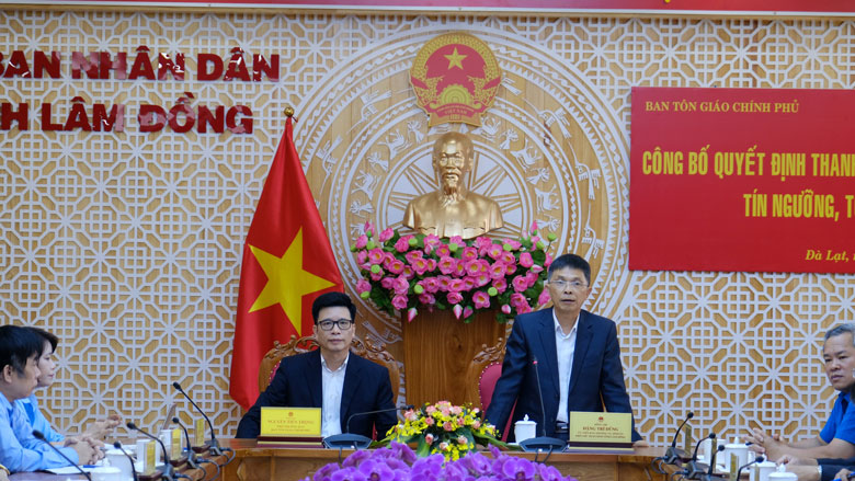Các đồng chí chủ trì hội nghị
