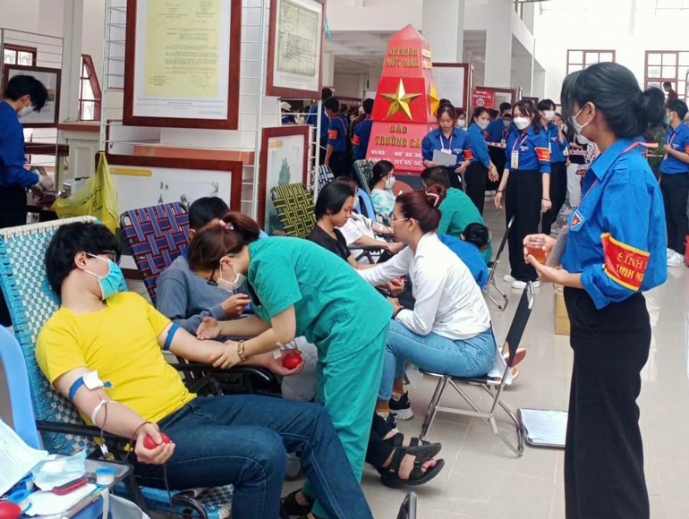 Sinh viên Đại học Đà Lạt tham gia hiến 321 đơn vị máu
