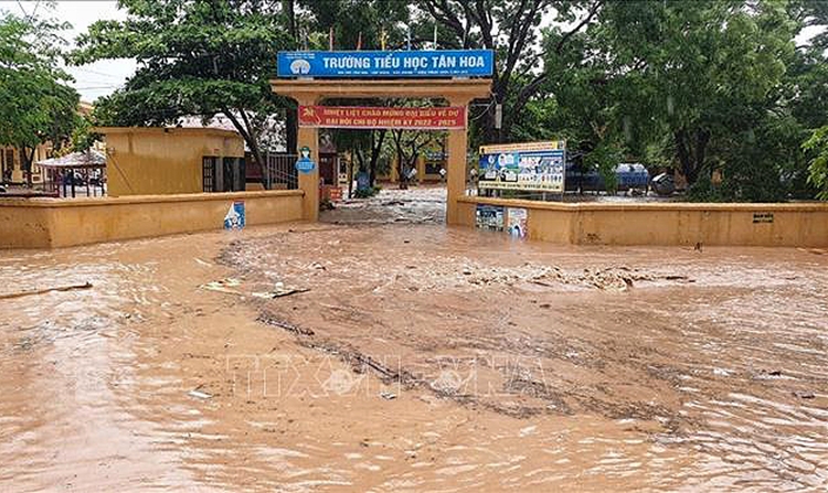 Thời tiết ngày 12/5: Bắc Bộ và vùng núi cao có mưa rất to, nguy cơ rất cao lũ quét, sạt lở đất