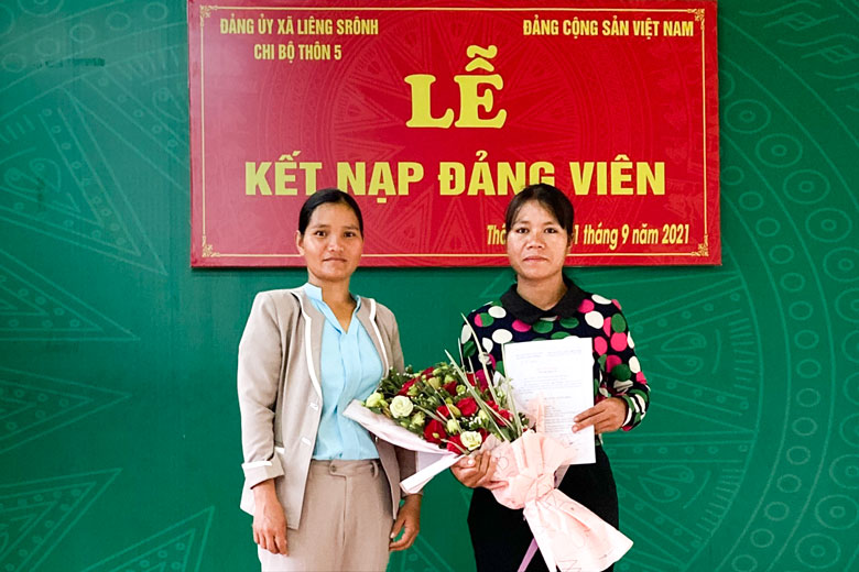Đam Rông: Nỗ lực phát triển đảng viên ở khu dân cư