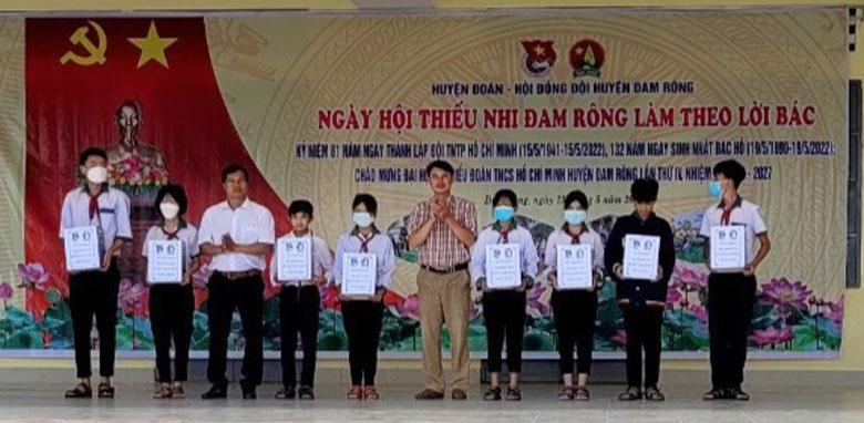 Đam Rông tổ chức Ngày hội thiếu nhi làm theo lời Bác