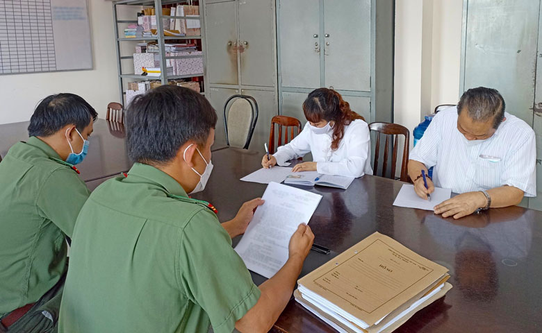 Cơ quan chức năng làm việc và xử phạt vi phạm hành chính đối với bà Nguyễn Thị Thương và ông Nguyễn Chu Truyền