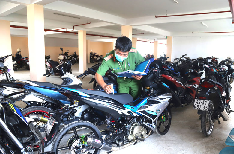 Bảo Lộc: Tạm giữ 77 xe máy độ chế, xử phạt gần 220 triệu đồng
