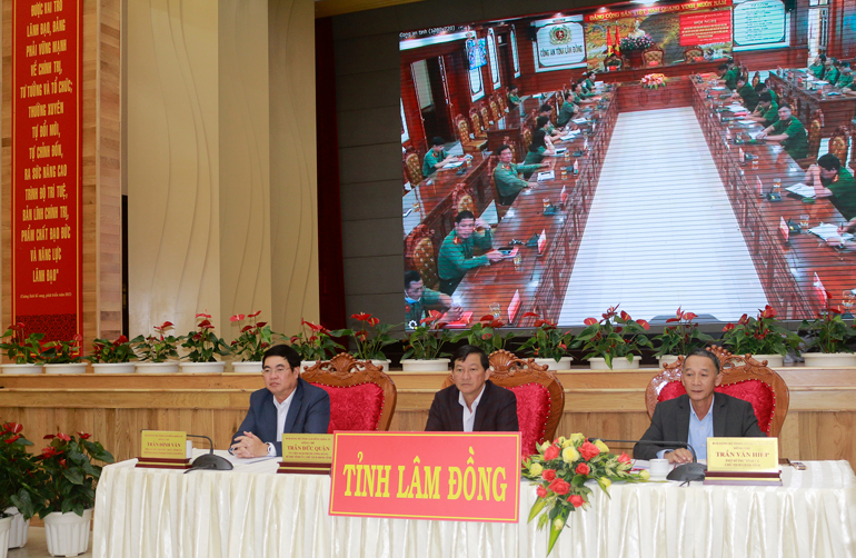 Tiếp tục đẩy mạnh học tập và làm theo Bác gắn với xây dựng, chỉnh đốn Đảng