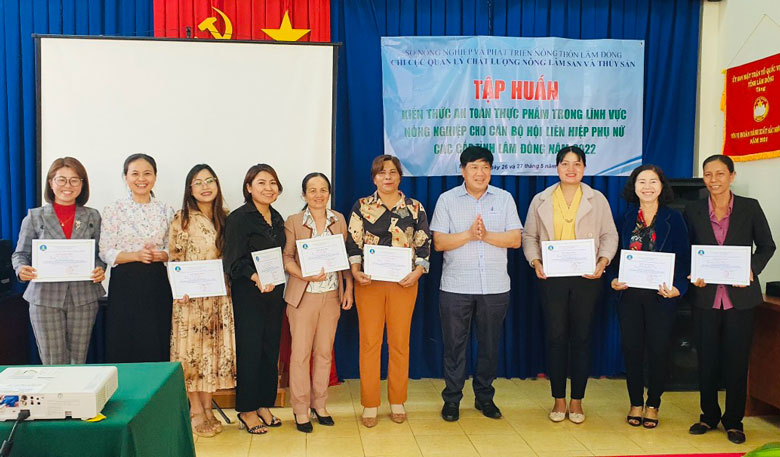Đức Trọng: Nâng cao kiến thức an toàn trong lĩnh vực nông nghiệp cho phụ nữ