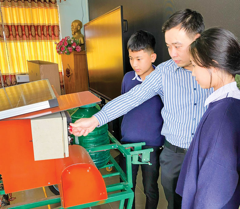 Tạo sân chơi sáng tạo khoa học cho học sinh