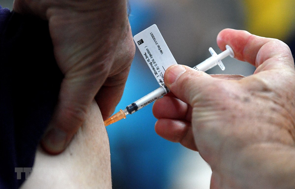 Các phát hiện mới về tác dụng của vaccine ngừa COVID-19