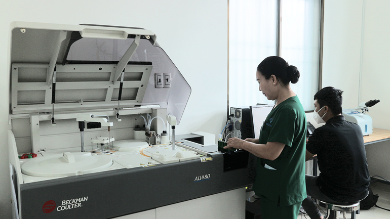 Máy móc được đầu tư hiện đại phục vụ hoạt động khám chữa bệnh