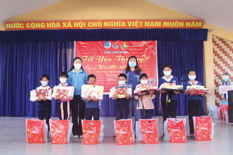 Tăng cường công tác chăm sóc, giáo dục và bảo vệ trẻ em