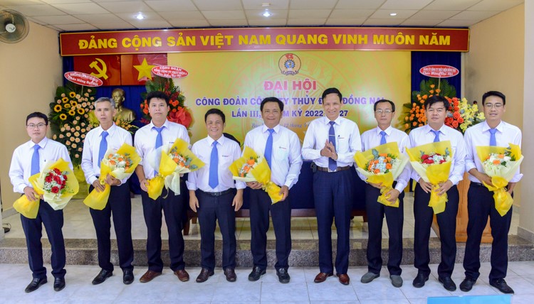 Ra mắt Ban Chấp hành Công đoàn khóa III nhiệm kỳ 2022 - 2027