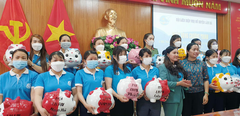 Phụ nữ Lâm Đồng học và làm theo Bác bằng những việc làm thiết thực