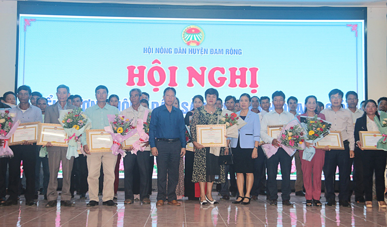 Đam Rông: Tổng kết phong trào nông dân sản xuất, kinh doanh giỏi