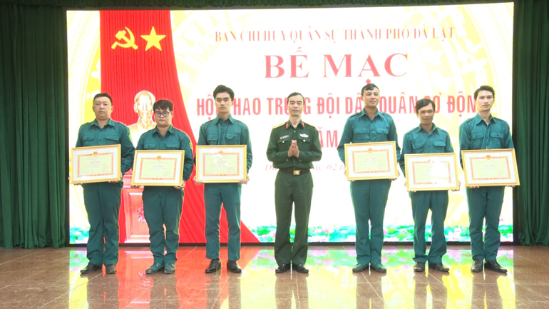 Bế mạc Hội thao Trung đội Dân quân cơ động năm 2022