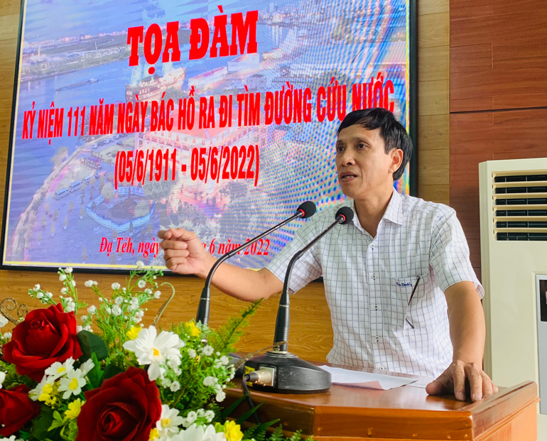 Đồng chí Nguyễn Mạnh Việt – Quyền Bí thư Huyện ủy Đạ Tẻh phát biểu kết luận buổi tọa đàm