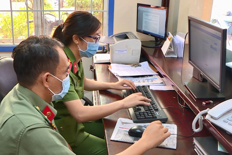 Tất cả tin báo của người dân gởi đến công an các đơn vị đảm bảo bí mật và an toàn tuyệt đối