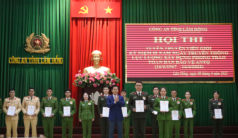 24 cán bộ, chiến sỹ công an thi tuyên truyền viên giỏi