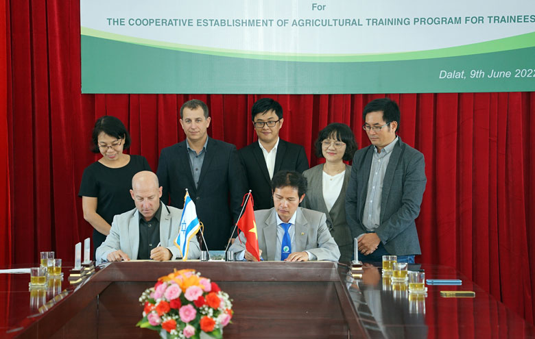 Sinh viên Trường Đại học Đà Lạt đào tạo nông nghiệp tại Israel