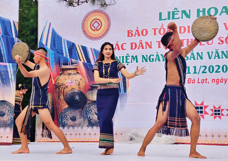 Bảo tồn trang phục truyền thống của người K'Ho