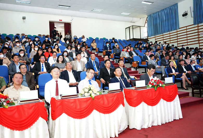 Các đại biểu tham dự buổi Lễ