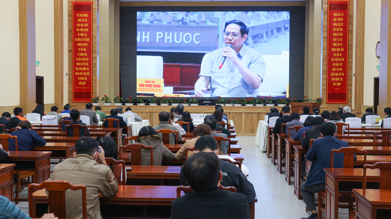 Thủ tướng Chính phủ găp gỡ, đối thoại với công nhân lao động