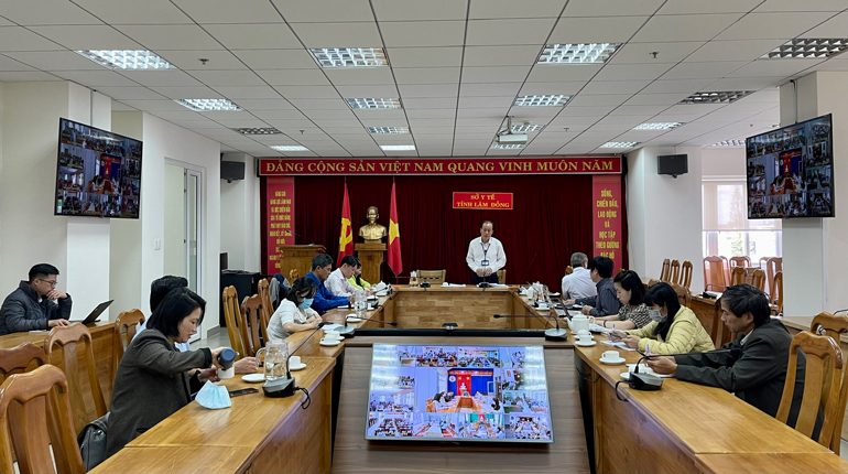 Đôn đốc đẩy nhanh tiến độ tiêm vắc xin phòng Covid-19