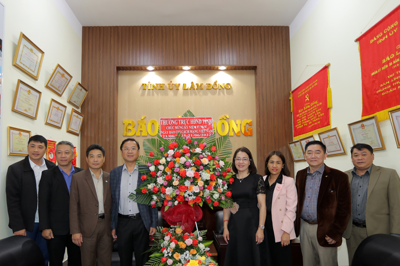 Lãnh đạo các đơn vị, địa phương chúc mừng Báo Lâm Đồng nhân ngày 21/6