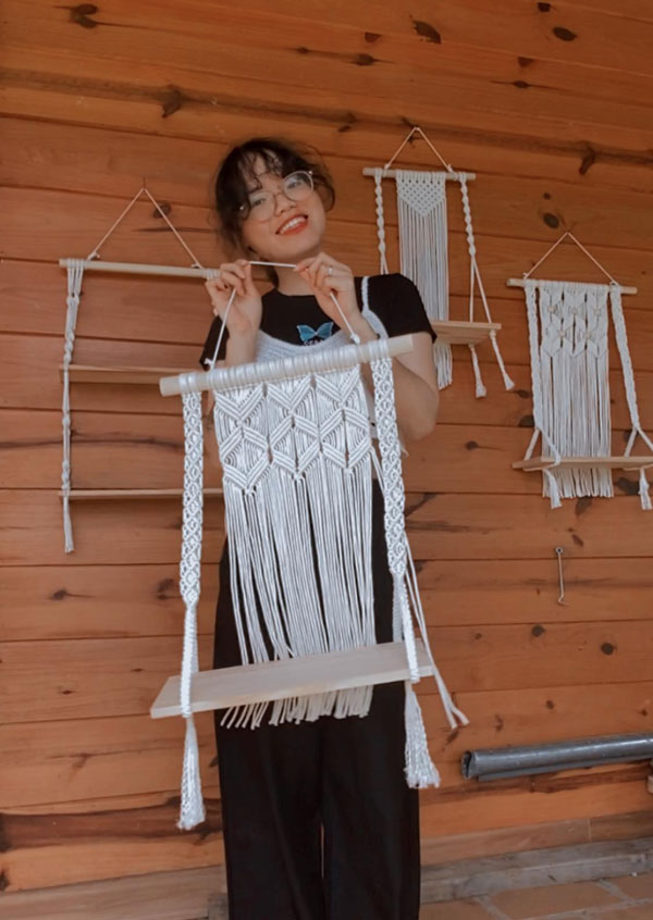 Bạn Lìu Hý Uyển và các sản phẩm Macrame tại Đà Lạt