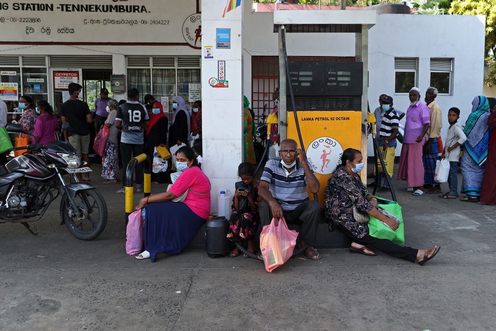 Nền kinh tế Sri Lanka đình trệ vì cạn kiệt nhiên liệu