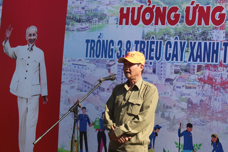 Ban Tổ chức Tỉnh ủy và các đơn vị trồng 1.000 cây thông trên đồi Đa Phú