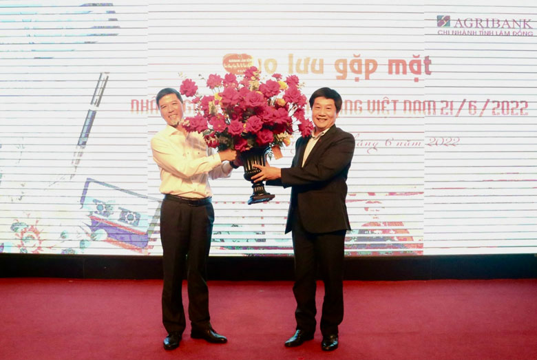 Agribank Lâm Đồng tổ chức giao lưu, gặp mặt báo chí