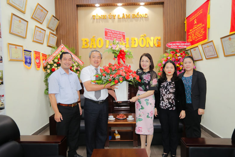 Báo Lâm Đồng luôn đồng hành với sự phát triển của các cơ quan, đơn vị