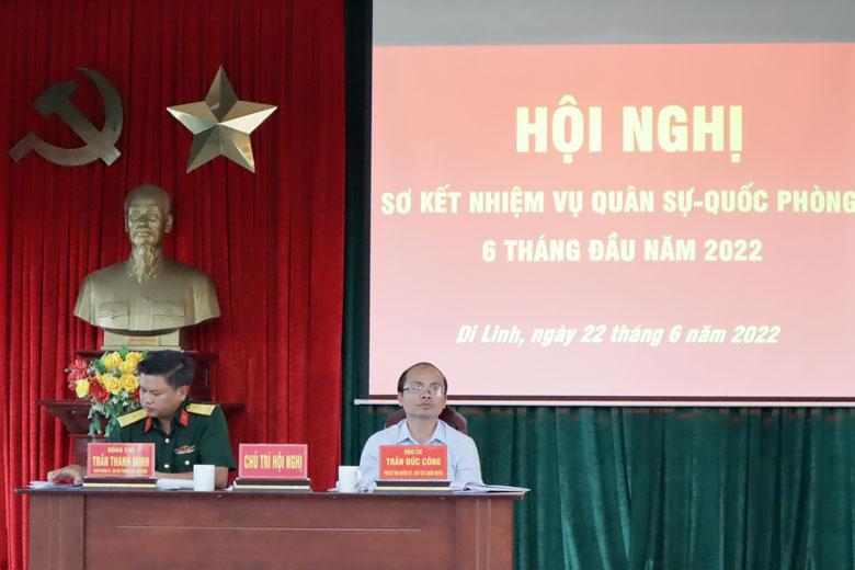 Chủ trì hội nghị