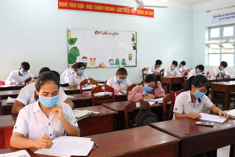 Đạ Tẻh: Hỗ trợ học sinh vùng dân tộc thiểu số trong kỳ thi tốt nghiệp THPT năm 2022