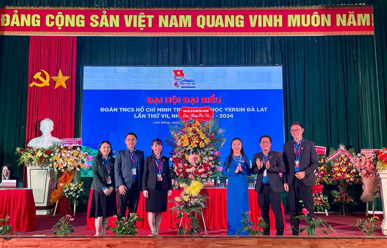 Tuổi trẻ Trường Đại học Yersin Đà Lạt đoàn kết, bản lĩnh, sáng tạo, đoàn kết, hội nhập