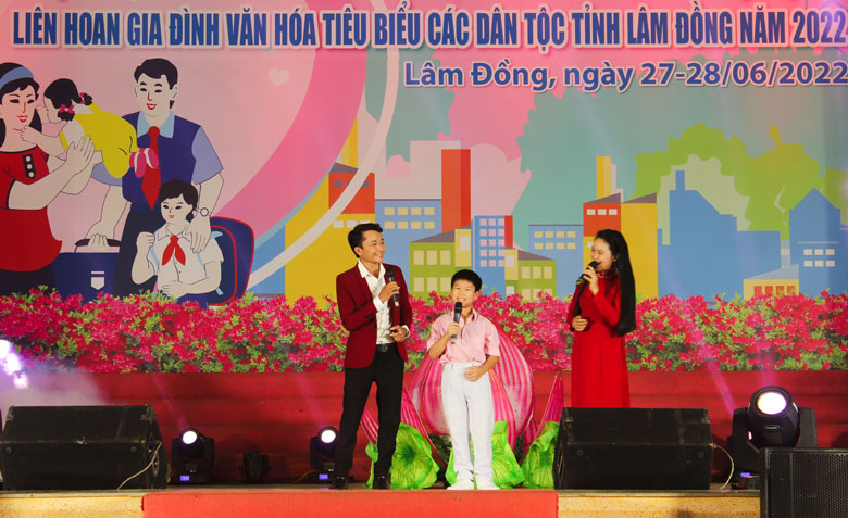 Phát động hưởng ứng Tháng hành động Quốc gia về phòng chống bạo lực gia đình