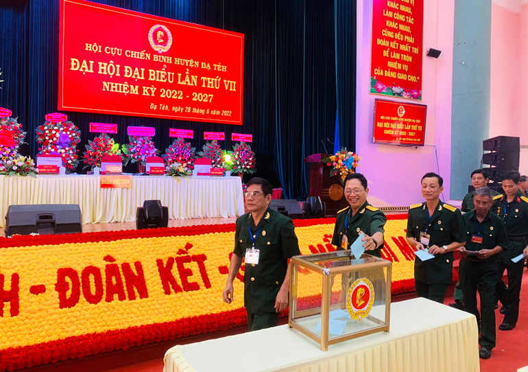 Đại hội bỏ phiếu bầu Ban Chấp hành Hội CCB huyện Đạ Tẻh khóa VII