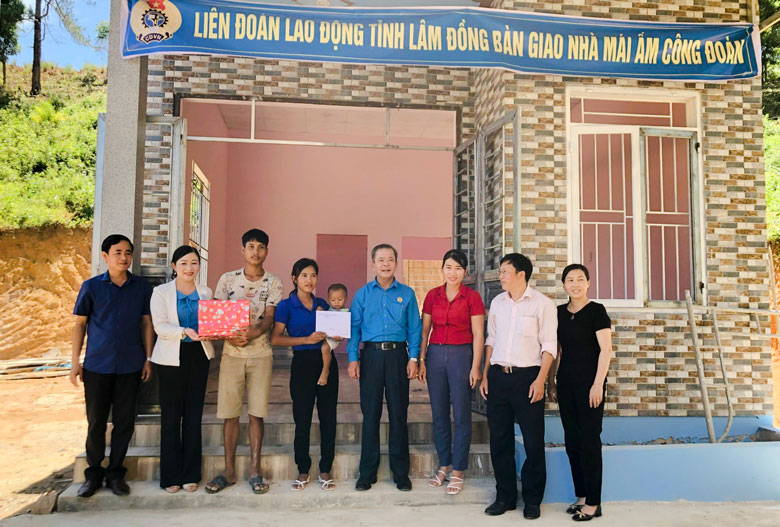 Lan tỏa ngọn lửa nhiệt tình lao động