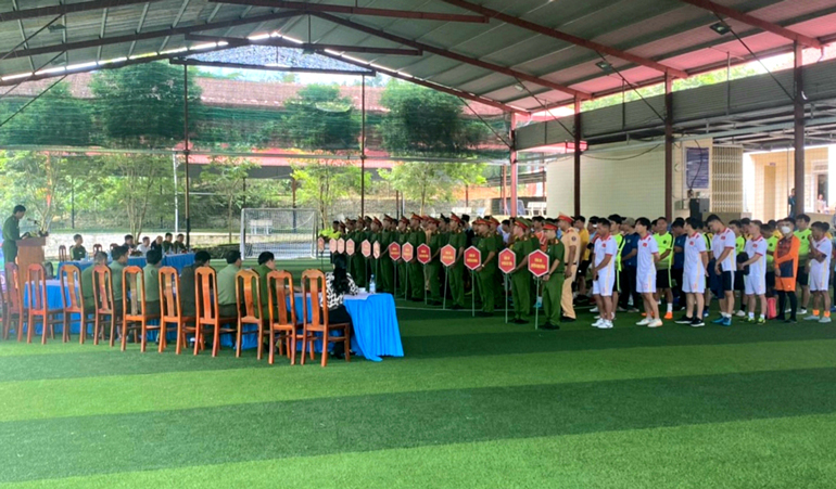 Công an 12 huyện, thành phố tranh tài Giải Bóng đá mini