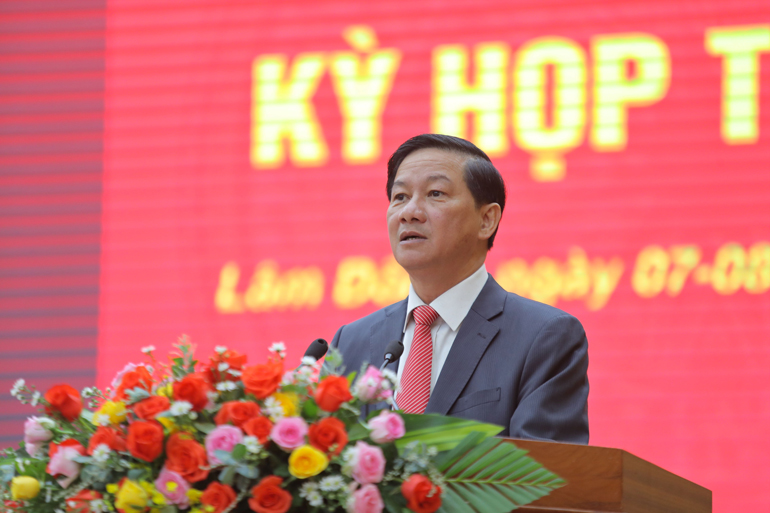 Đồng chí Trần Đức Quận - Ủy viên Ban Chấp hành Trung ương Đảng, Bí thư Tỉnh ủy, Chủ tịch HĐND tỉnh phát biểu khai mạc kỳ họp