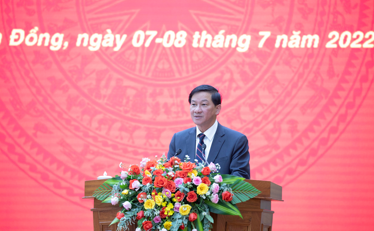 Đồng chí Trần Đức Quận - Ủy viên Ban Chấp hành Trung ương Đảng, Bí thư Tỉnh uỷ, Chủ tịch HĐND tỉnh phát biểu bế mạc kỳ họp