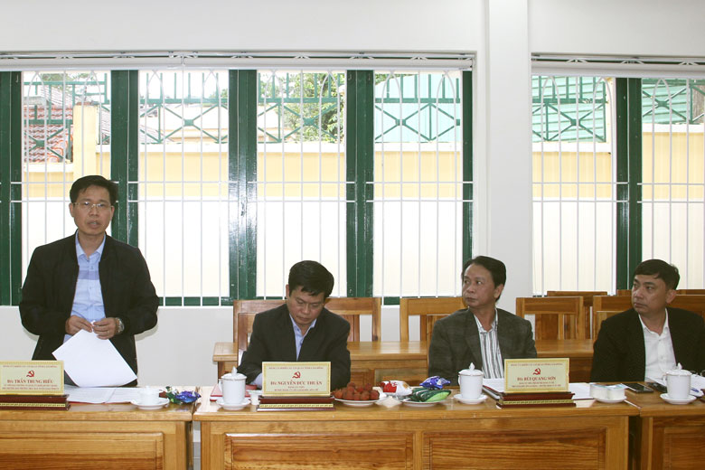 Đại biểu tham luận tại hội nghị