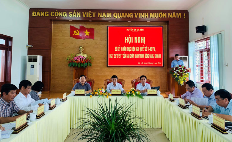 Đạ Tẻh: Sơ kết 5 năm thực hiện Nghị quyết 18-NQ/TW