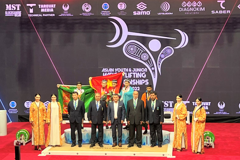 K’Dương trên bục nhận huy chương vàng
