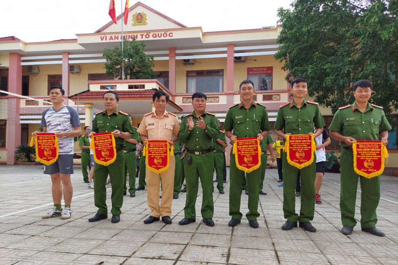Cát Tiên: Khai mạc Giải Bóng chuyền Công an huyện lần thứ II