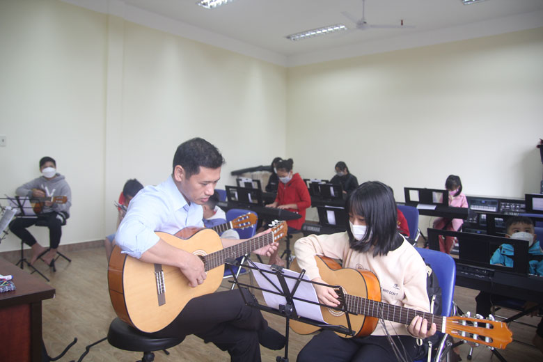 Sôi nổi các lớp năng khiếu hè