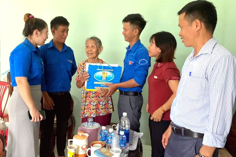 Đạ Huoai: Nhiều hoạt động ý nghĩa nhân ngày 27/7