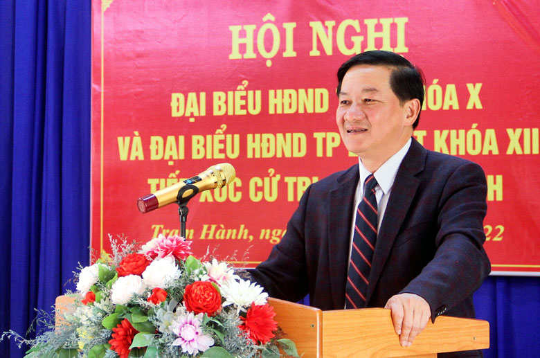 Đồng chí Trần Đức Quận - Ủy viên Ban Chấp hành Trung ương Đảng, Bí thư Tỉnh ủy, Chủ tịch HDND tiếp thu, giải trình những ý kiến, kiến nghị của cử tri thuộc thẩm quyền
