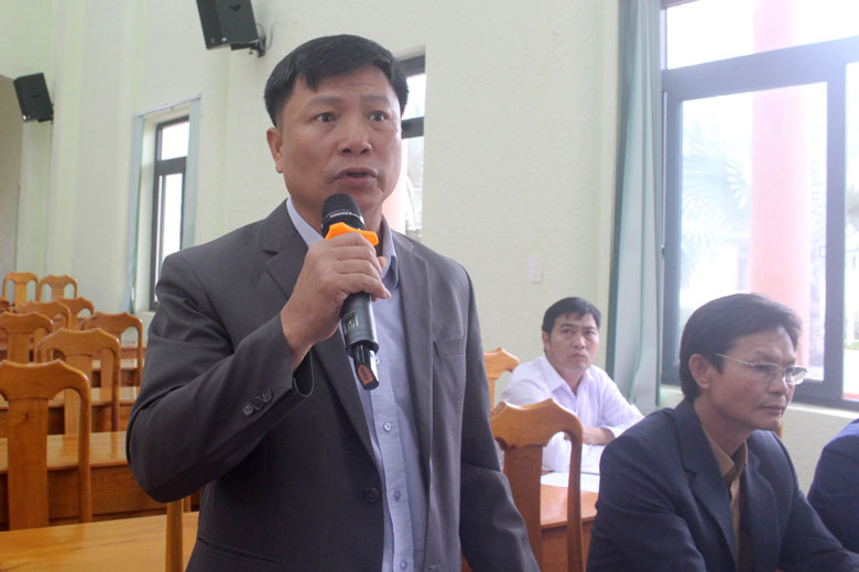 Các đại biểu phát biểu tại kỳ họp