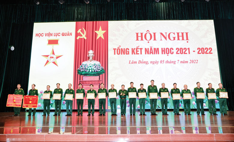Học viện Lục quân: Hoàn thành xuất sắc năm học đặc biệt