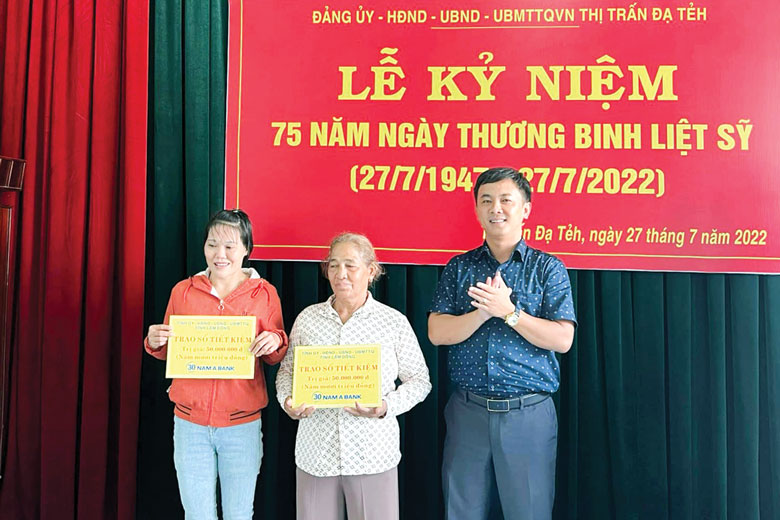 Đạ Tẻh tri ân các gia đình có công với cách mạng
